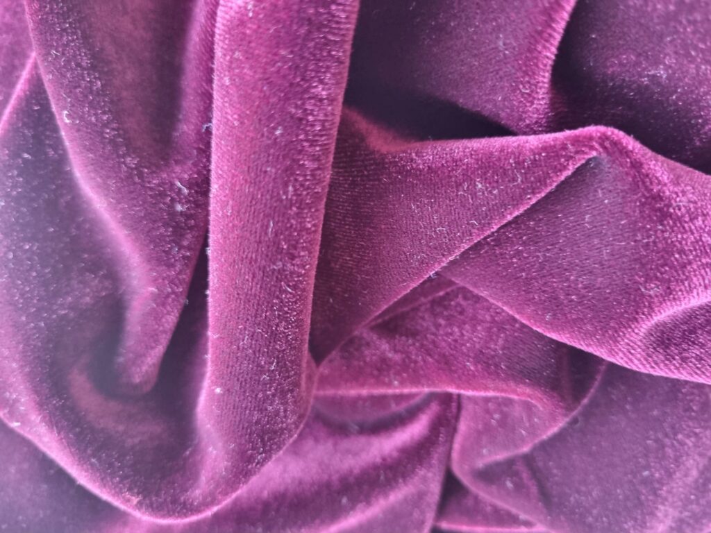velour violet foncé